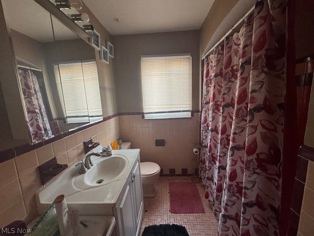 2460 Belvoir Boulevard, Cleveland, OH 44121