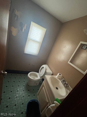 2460 Belvoir Boulevard, Cleveland, OH 44121