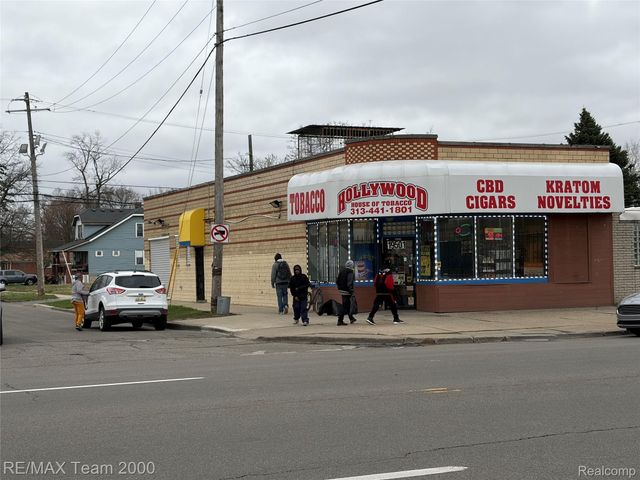 19501 W Warren Avenue, Detroit, MI 48228