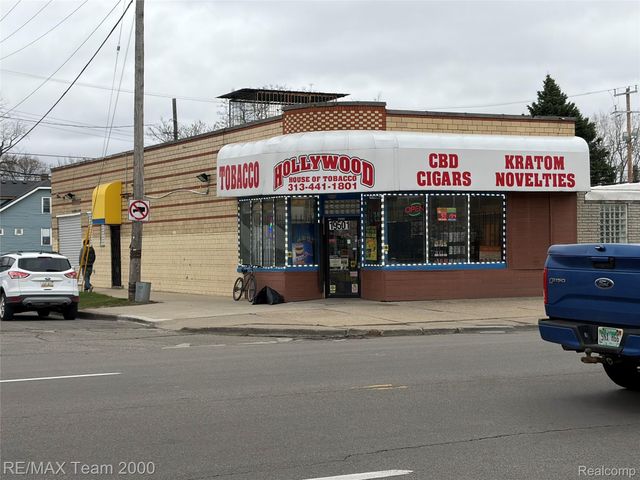 19501 W Warren Avenue, Detroit, MI 48228