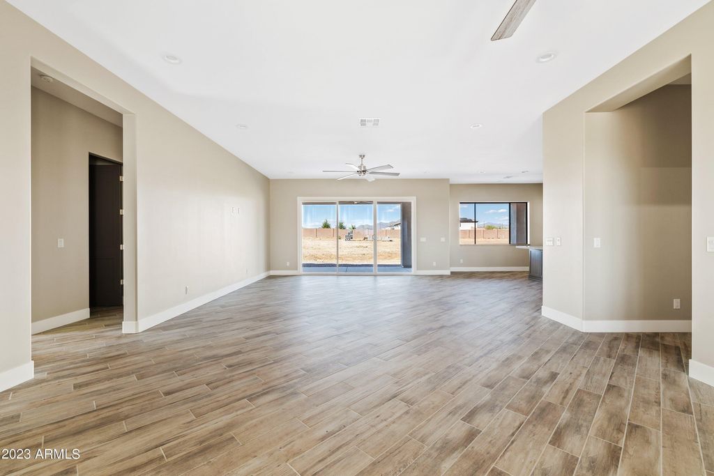 2534 W FERNWOOD Drive, Phoenix, AZ 85086 — photo 4