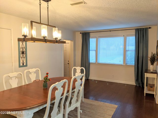 6216 E FORDHAM Circle, Jacksonville, FL 32217