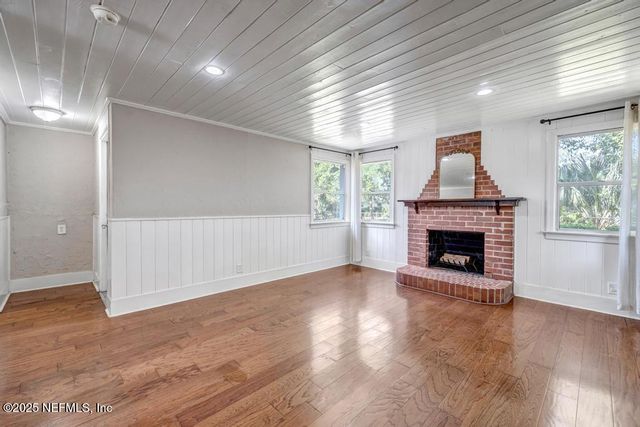 6216 E FORDHAM Circle, Jacksonville, FL 32217