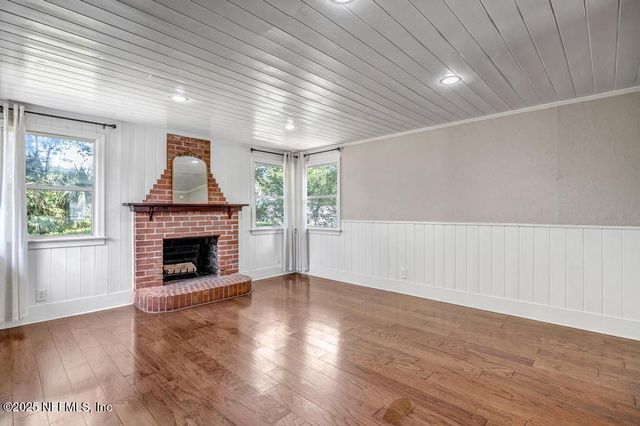 6216 E FORDHAM Circle, Jacksonville, FL 32217