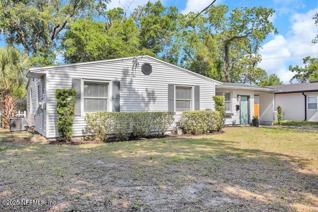 6216 E FORDHAM Circle, Jacksonville, FL 32217