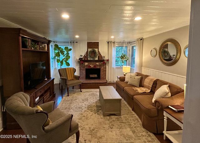 6216 E FORDHAM Circle, Jacksonville, FL 32217