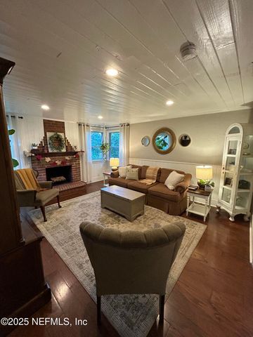 6216 E FORDHAM Circle, Jacksonville, FL 32217