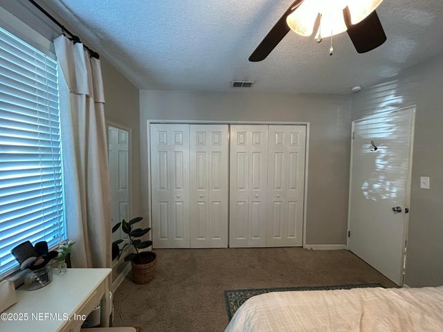 6216 E FORDHAM Circle, Jacksonville, FL 32217