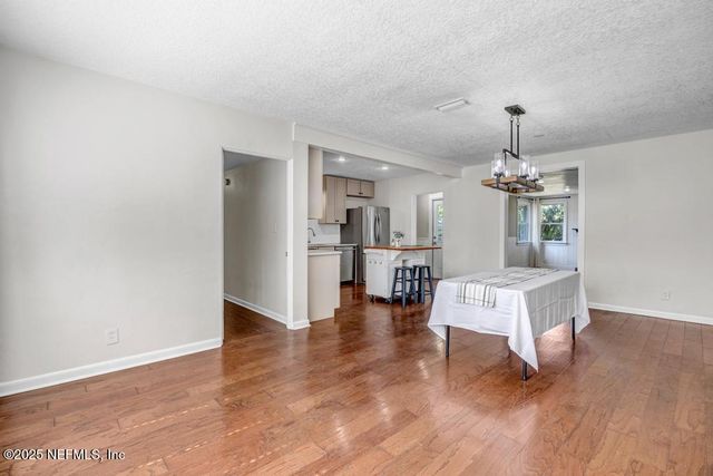 6216 E FORDHAM Circle, Jacksonville, FL 32217