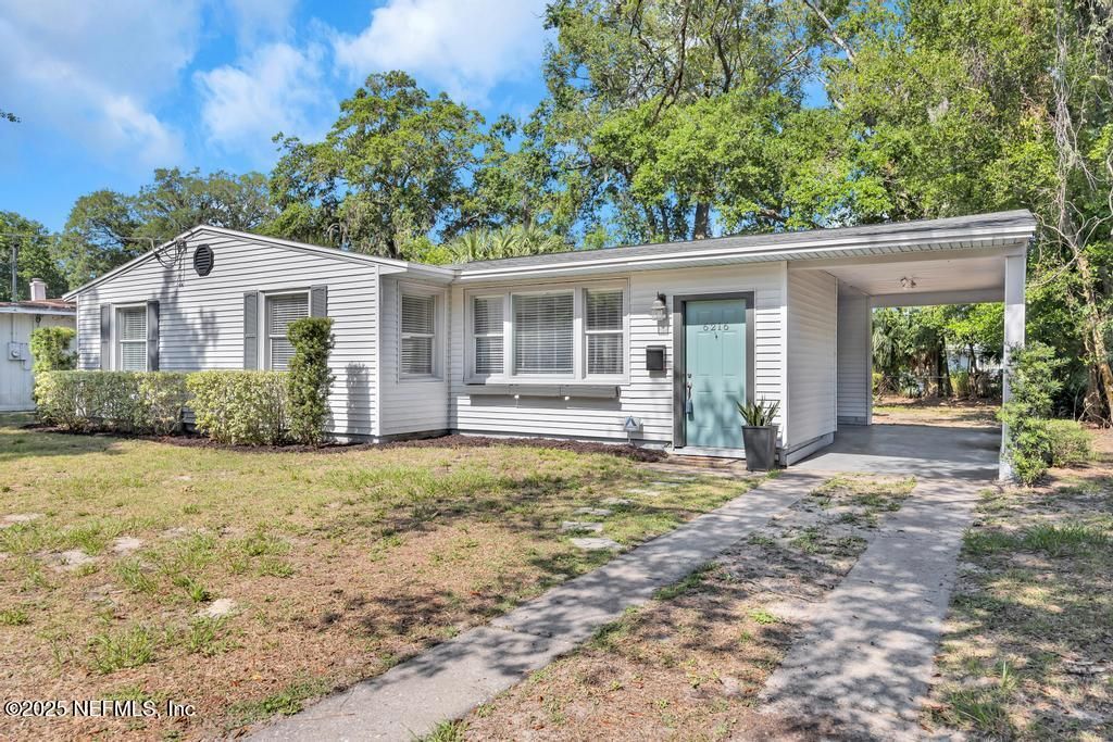 6216 E FORDHAM Circle, Jacksonville, FL 32217