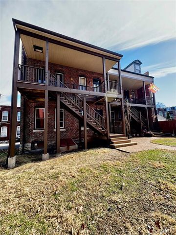 2304 S 10th Street R, St Louis, MO 63104