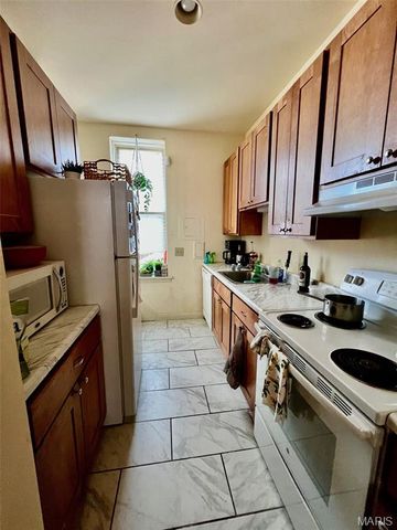 2304 S 10th Street R, St Louis, MO 63104