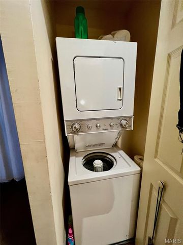 2304 S 10th Street R, St Louis, MO 63104