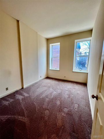 2304 S 10th Street R, St Louis, MO 63104