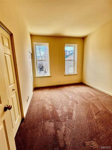 2304 S 10th Street R, St Louis, MO 63104