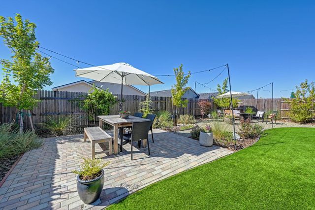 8065 Pasadena Dr, Roseville, CA 95747