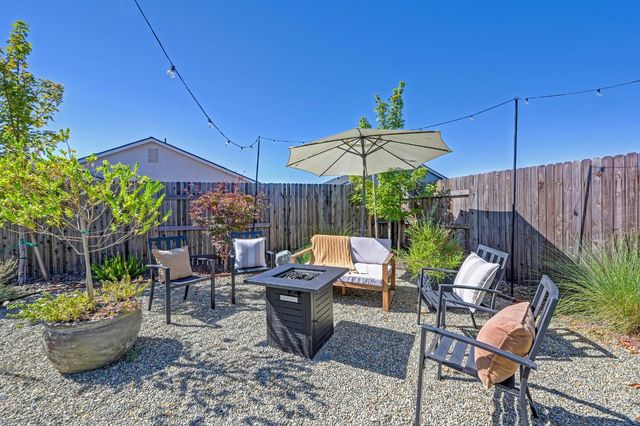 8065 Pasadena Dr, Roseville, CA 95747