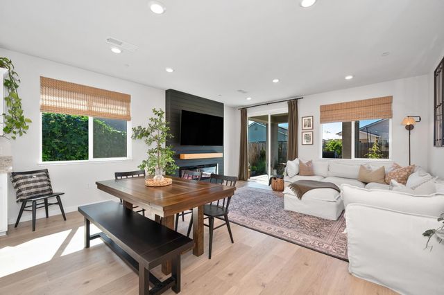 8065 Pasadena Dr, Roseville, CA 95747
