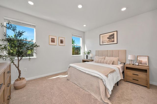 8065 Pasadena Dr, Roseville, CA 95747