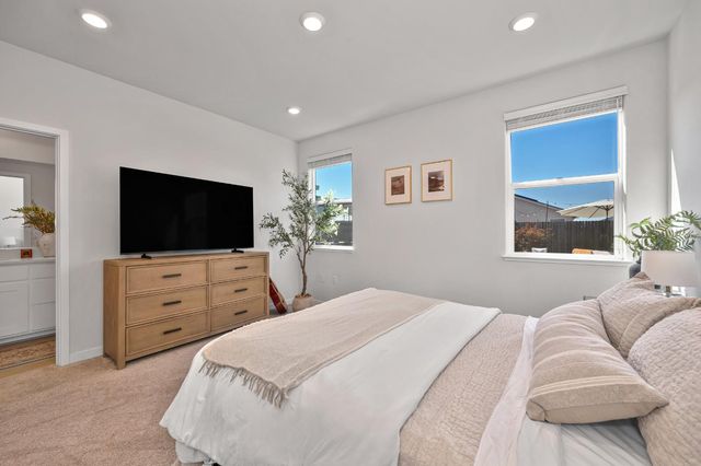 8065 Pasadena Dr, Roseville, CA 95747
