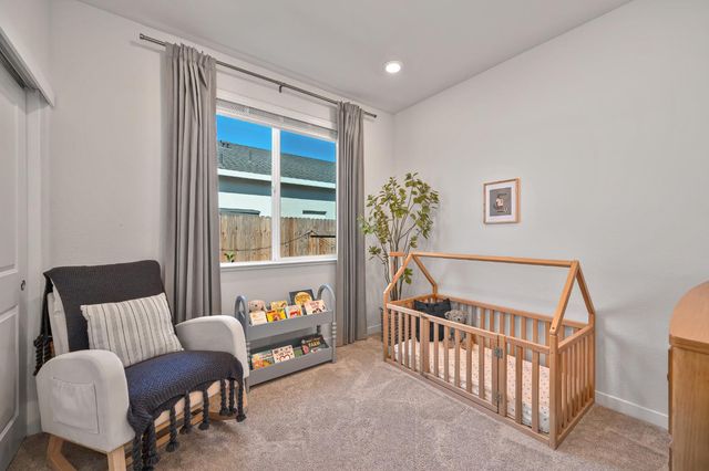 8065 Pasadena Dr, Roseville, CA 95747