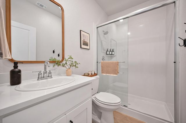8065 Pasadena Dr, Roseville, CA 95747