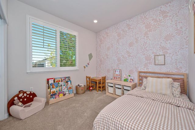 8065 Pasadena Dr, Roseville, CA 95747