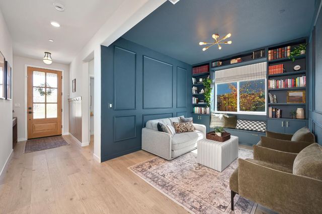 8065 Pasadena Dr, Roseville, CA 95747