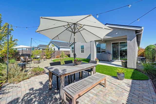 8065 Pasadena Dr, Roseville, CA 95747
