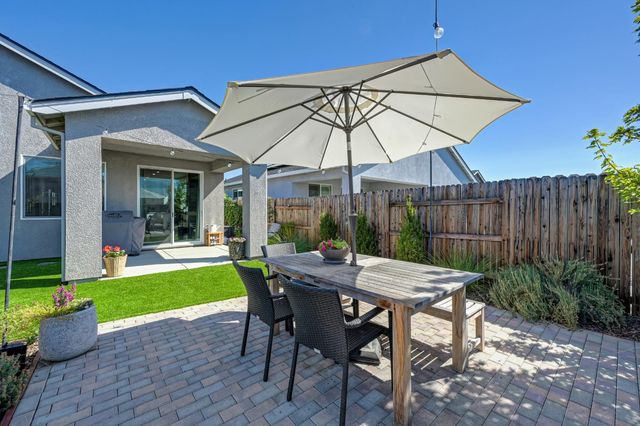 8065 Pasadena Dr, Roseville, CA 95747