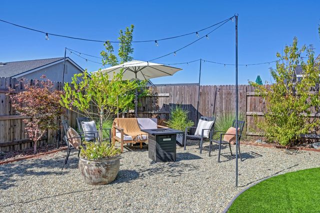 8065 Pasadena Dr, Roseville, CA 95747
