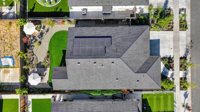 8065 Pasadena Dr, Roseville, CA 95747