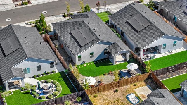 8065 Pasadena Dr, Roseville, CA 95747