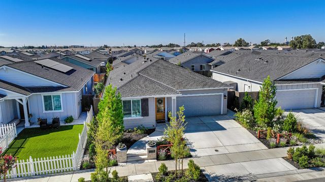 8065 Pasadena Dr, Roseville, CA 95747