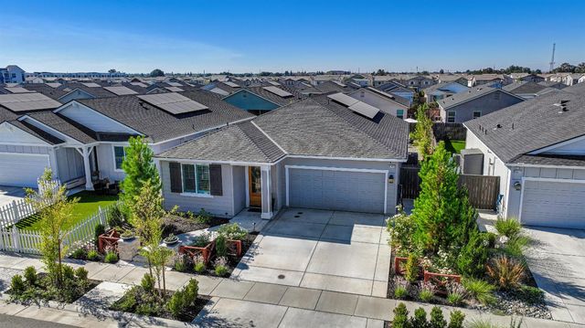 8065 Pasadena Dr, Roseville, CA 95747