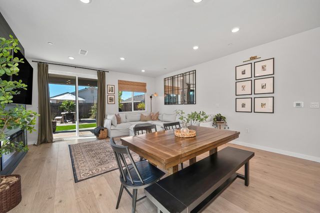 8065 Pasadena Dr, Roseville, CA 95747