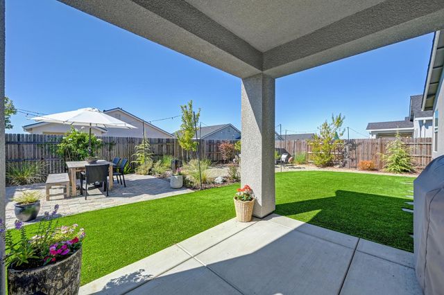 8065 Pasadena Dr, Roseville, CA 95747