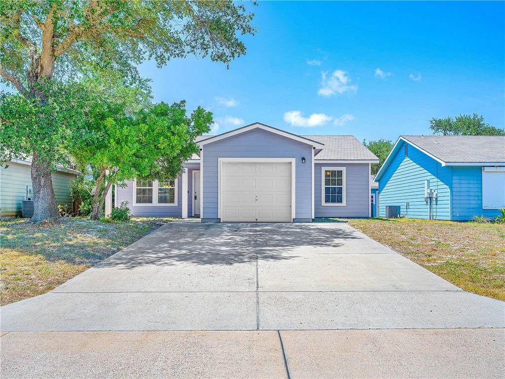 113 Captains Bay Dr, Rockport, TX 78382 — exterior