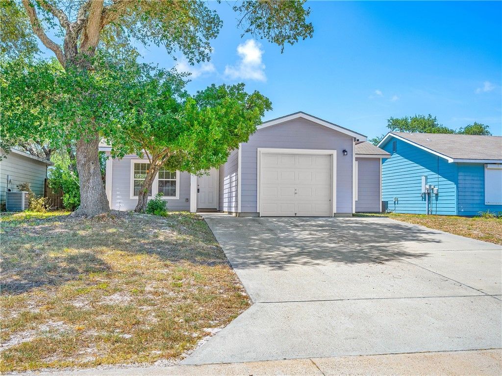 113 Captains Bay Dr, Rockport, TX 78382 — photo 2