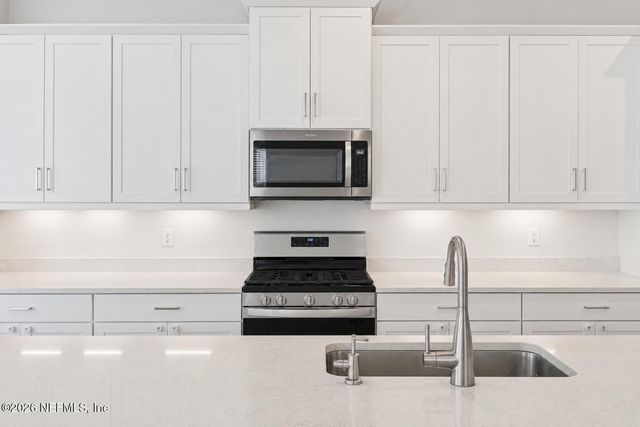 80 WALNUT GLEN Court, St. Johns, FL 32259