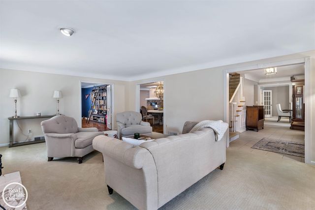 535 Ballantyne Road, Grosse Pointe Shores, MI 48236