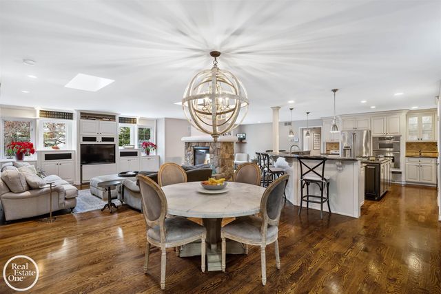 535 Ballantyne Road, Grosse Pointe Shores, MI 48236