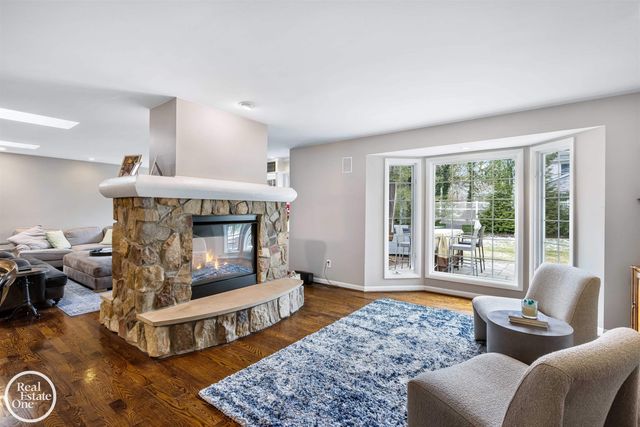 535 Ballantyne Road, Grosse Pointe Shores, MI 48236