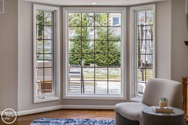 535 Ballantyne Road, Grosse Pointe Shores, MI 48236