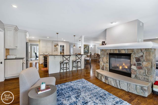 535 Ballantyne Road, Grosse Pointe Shores, MI 48236