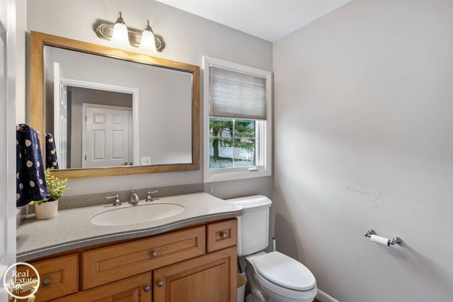 535 Ballantyne Road, Grosse Pointe Shores, MI 48236