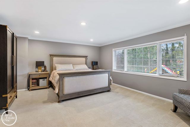 535 Ballantyne Road, Grosse Pointe Shores, MI 48236