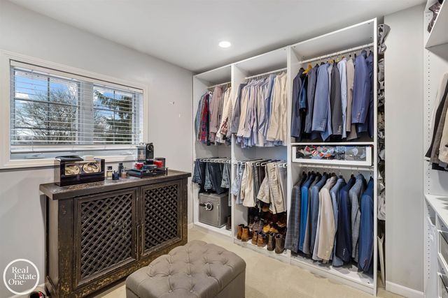 535 Ballantyne Road, Grosse Pointe Shores, MI 48236