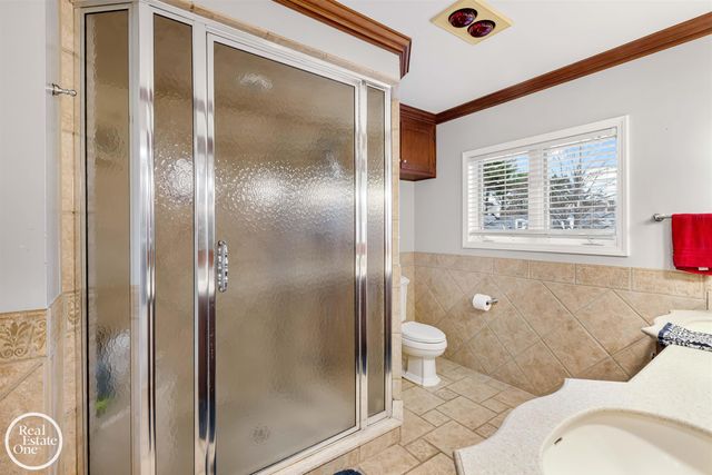 535 Ballantyne Road, Grosse Pointe Shores, MI 48236
