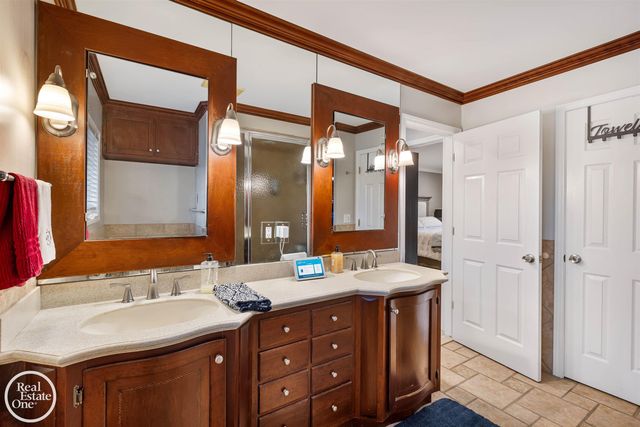 535 Ballantyne Road, Grosse Pointe Shores, MI 48236